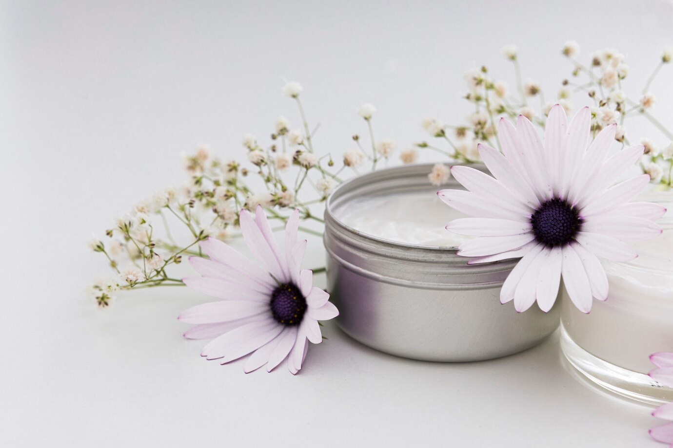 Hand Cream Tin packaging
